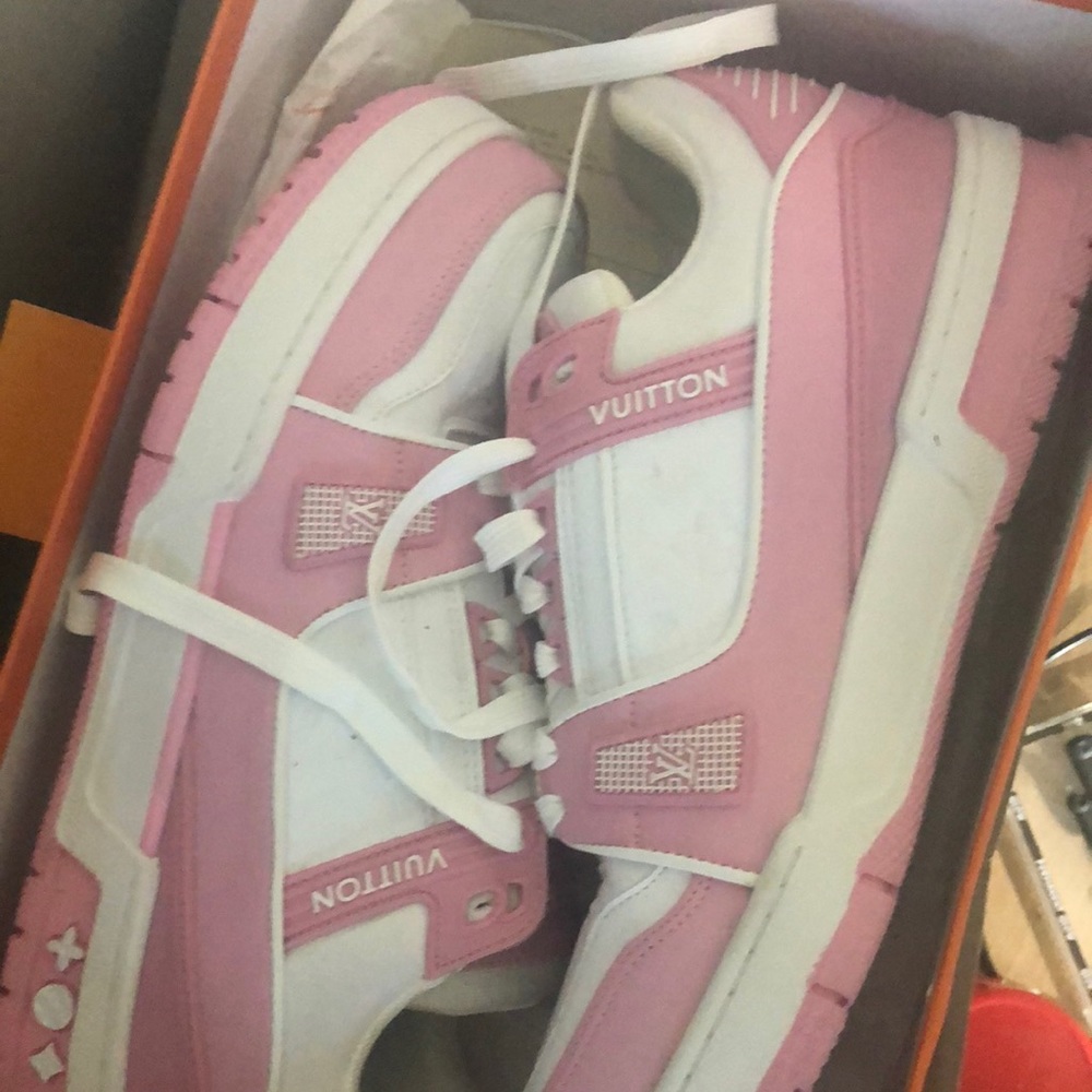 Lv trainer size 9